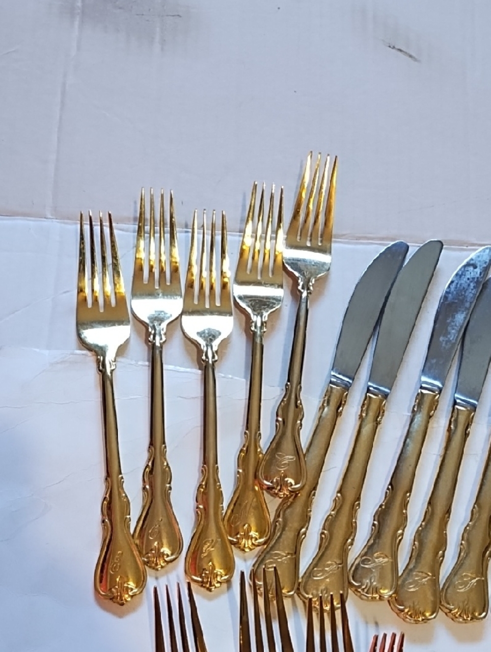 Gold-Tone Stainless Flatware Set - Elegant Home Dining 36 Pc Set - Picture 4 of 12